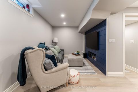 Photo 21 at 372 William Dunn Crescent, Summerhill Estates, Newmarket