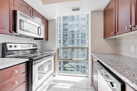 Photo 5 at 808 - 51 Lower Simcoe Street, Waterfront Communities C1, Toronto