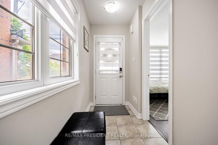 Photo 1 at 10 Shiraz Drive, Wellington, Brampton