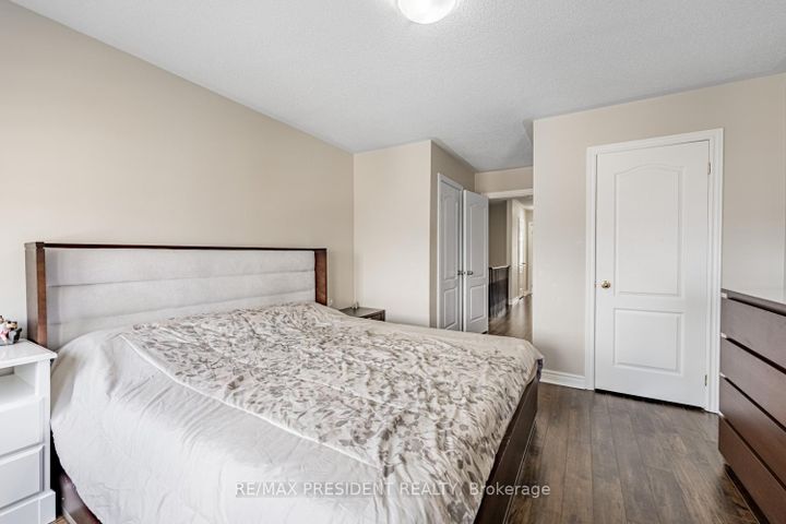 Photo 21 at 10 Shiraz Drive, Wellington, Brampton