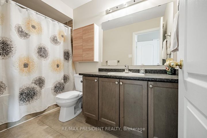 Photo 22 at 10 Shiraz Drive, Wellington, Brampton