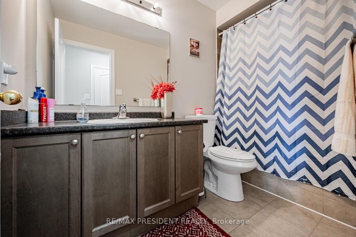 Photo 24 at 10 Shiraz Drive, Wellington, Brampton
