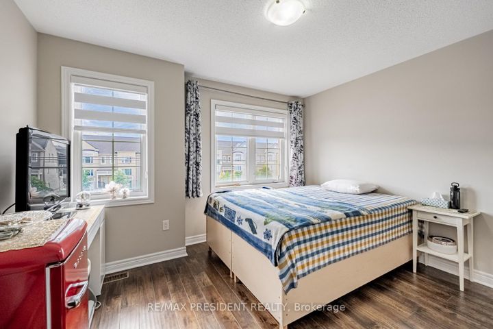 Photo 25 at 10 Shiraz Drive, Wellington, Brampton