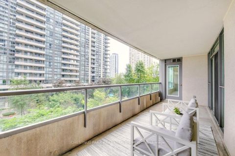 Photo 13 at 307 - 23 Hollywood Avenue, Willowdale East, Toronto