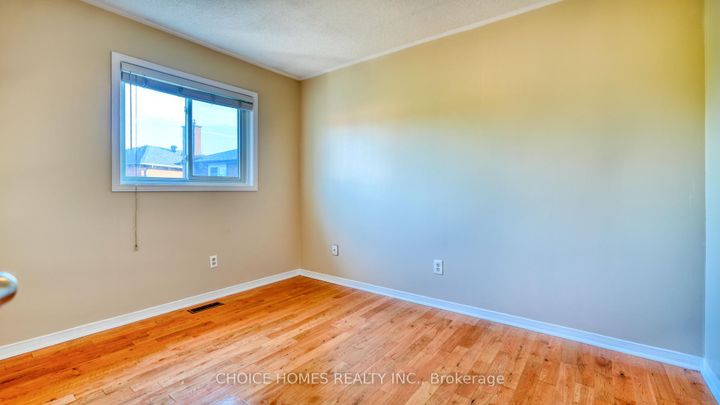 Photo 17 at 5551 Cosmic Crescent, Hurontario, Mississauga