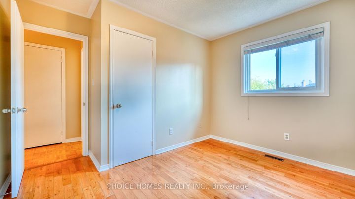 Photo 18 at 5551 Cosmic Crescent, Hurontario, Mississauga