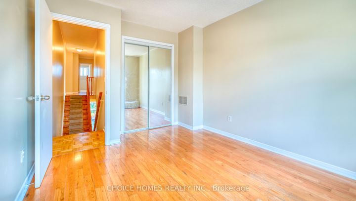Photo 22 at 5551 Cosmic Crescent, Hurontario, Mississauga