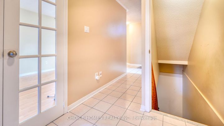 Photo 23 at 5551 Cosmic Crescent, Hurontario, Mississauga