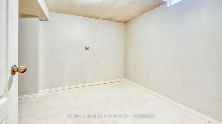 Photo 25 at 5551 Cosmic Crescent, Hurontario, Mississauga