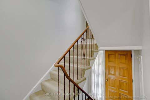 Photo 12 at 19 Martini Drive, Amesbury, Toronto