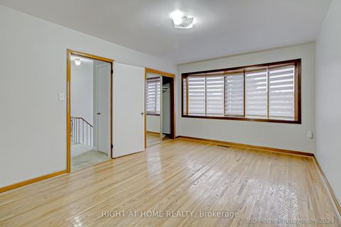 Photo 14 at 19 Martini Drive, Amesbury, Toronto