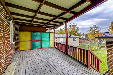 Photo 27 at 19 Martini Drive, Amesbury, Toronto