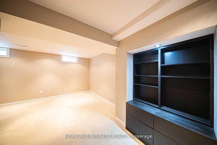 Photo 15 at 5013 Kempling Lane, Orchard, Burlington
