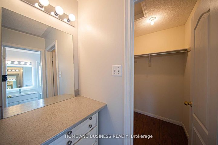 Photo 18 at 5013 Kempling Lane, Orchard, Burlington
