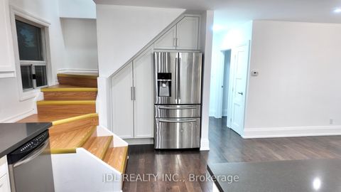 Photo 6 at 132 Edgecroft Road, Queensway, Toronto