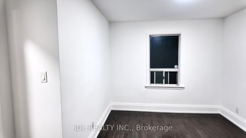 Photo 15 at 132 Edgecroft Road, Queensway, Toronto
