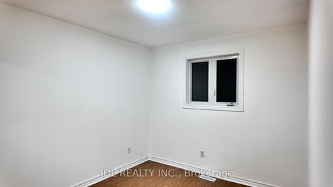 Photo 19 at 132 Edgecroft Road, Queensway, Toronto