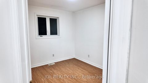 Photo 23 at 132 Edgecroft Road, Queensway, Toronto