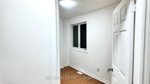 Photo 29 at 132 Edgecroft Road, Queensway, Toronto