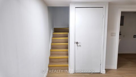 Photo 30 at 132 Edgecroft Road, Queensway, Toronto