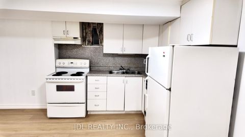 Photo 32 at 132 Edgecroft Road, Queensway, Toronto