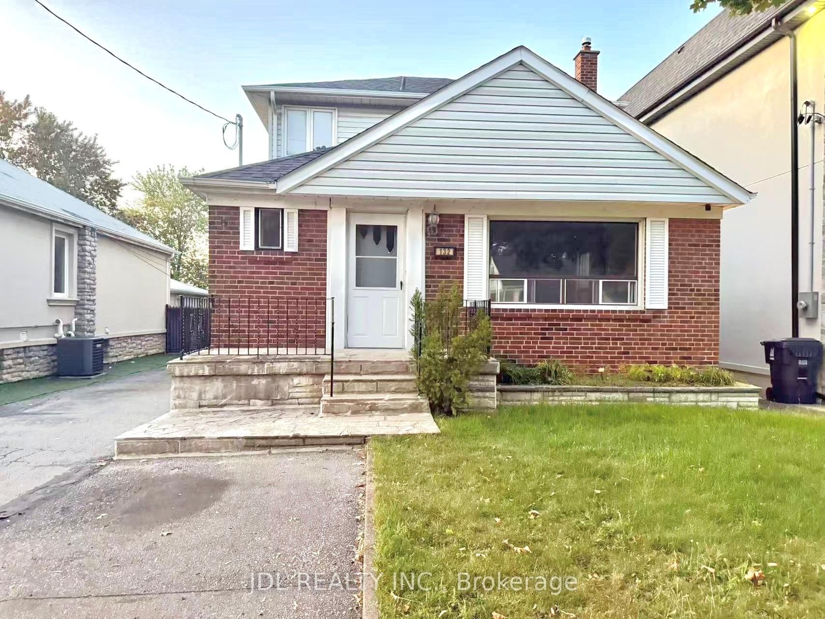 132 Edgecroft Road, Queensway, Toronto 