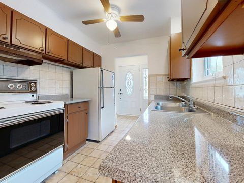 Photo 8 at 70 Crossbow Crescent, Pleasant View, Toronto