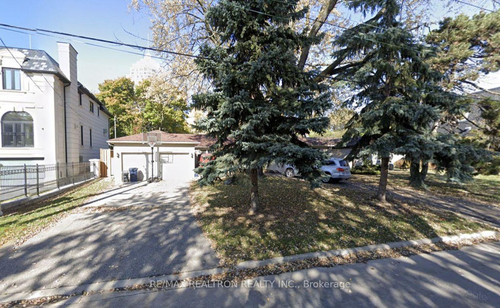 62 Northdale Road, Windfields, Toronto by Alessia Polo 62 Northdale Road, Windfields, Toronto