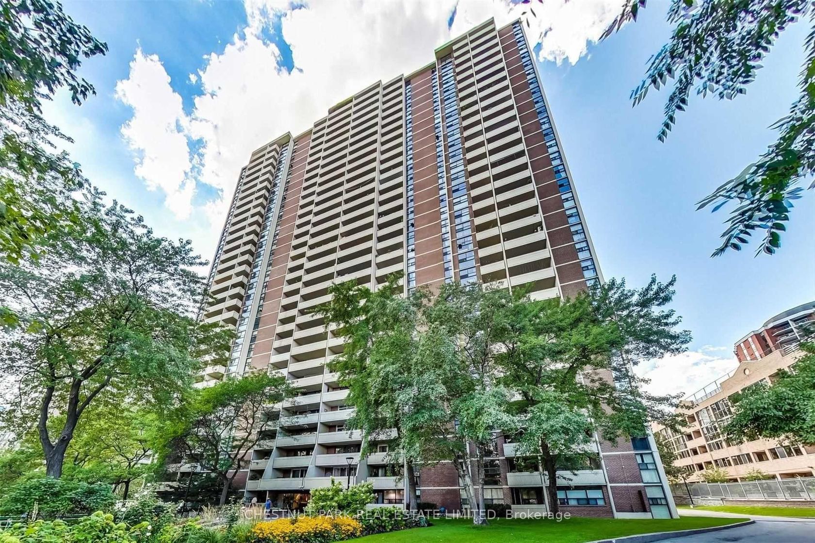 2105 - 40 Homewood Avenue, South St. James Town, Toronto 