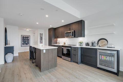 Photo 5 at 404 - 681 Yonge Street, Painswick South, Barrie