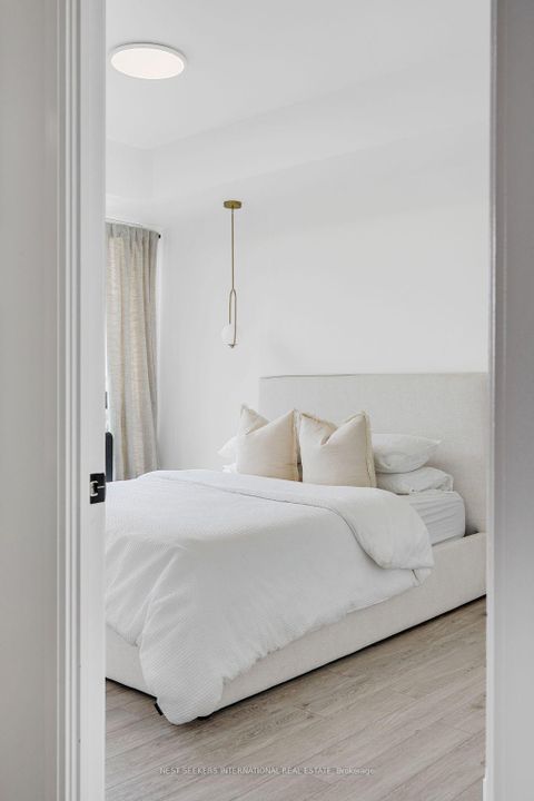 Photo 22 at 404 - 681 Yonge Street, Painswick South, Barrie