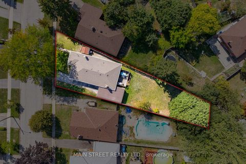 Photo 2 at 46 Jarwick Drive, Woburn, Toronto