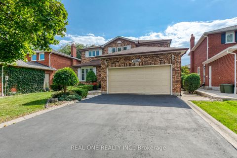 Photo 1 at 2082 Laurelwood Drive, WC Wedgewood Creek, Oakville