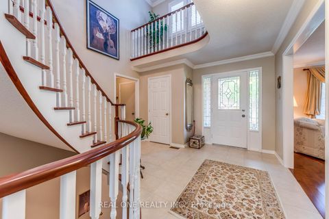 Photo 5 at 2082 Laurelwood Drive, WC Wedgewood Creek, Oakville