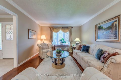 Photo 7 at 2082 Laurelwood Drive, WC Wedgewood Creek, Oakville
