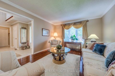 Photo 8 at 2082 Laurelwood Drive, WC Wedgewood Creek, Oakville