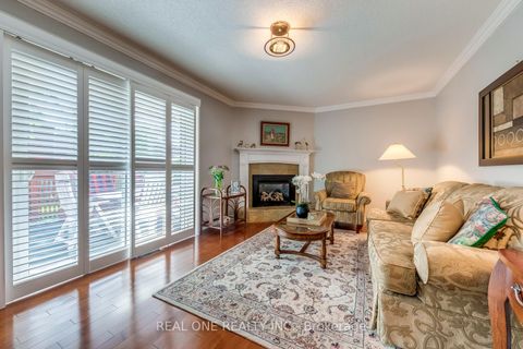 Photo 12 at 2082 Laurelwood Drive, WC Wedgewood Creek, Oakville