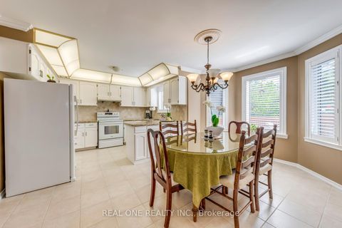 Photo 14 at 2082 Laurelwood Drive, WC Wedgewood Creek, Oakville