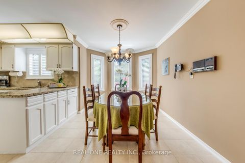 Photo 15 at 2082 Laurelwood Drive, WC Wedgewood Creek, Oakville