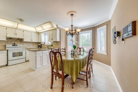 Photo 16 at 2082 Laurelwood Drive, WC Wedgewood Creek, Oakville