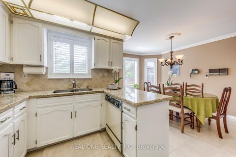 Photo 22 at 2082 Laurelwood Drive, WC Wedgewood Creek, Oakville