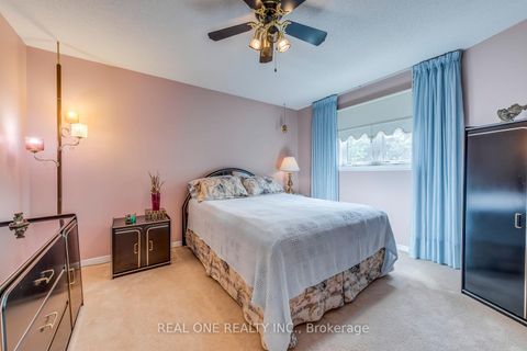 Photo 37 at 2082 Laurelwood Drive, WC Wedgewood Creek, Oakville