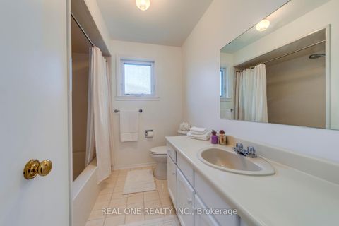 Photo 40 at 2082 Laurelwood Drive, WC Wedgewood Creek, Oakville