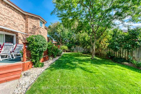 Photo 46 at 2082 Laurelwood Drive, WC Wedgewood Creek, Oakville
