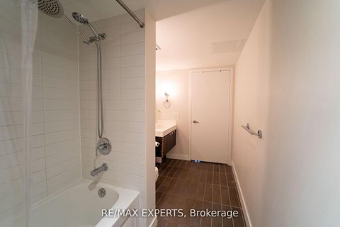 Photo 14 at 1223 - 4K Spadina Avenue, Waterfront Communities C1, Toronto