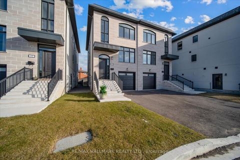 Photo 2 at 31 St.Gaspar's Court, Humber Summit, Toronto
