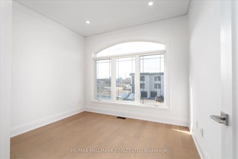 Photo 33 at 31 St.Gaspar's Court, Humber Summit, Toronto