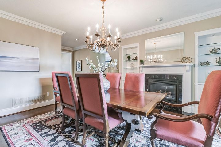 Photo 7 at 15 - 8038 Yonge Street, Uplands, Vaughan