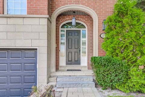 Photo 1 at 15 - 8038 Yonge Street, Uplands, Vaughan