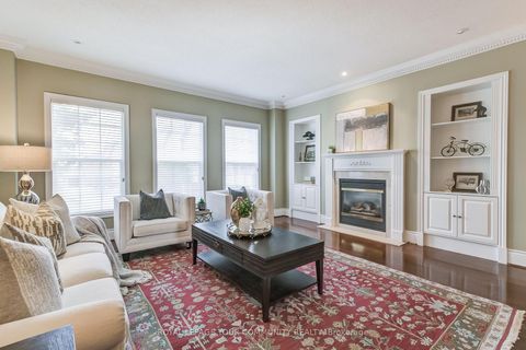 Photo 8 at 15 - 8038 Yonge Street, Uplands, Vaughan